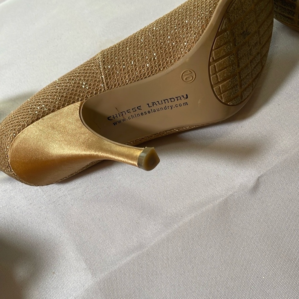 💕 3/$50 BUNDLE Chinese Laundry Honey Glitter Gold Nightlight Pump - Picture 14 of 17